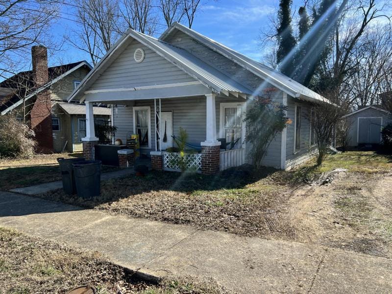 203 W MAIN ST, Decherd, TN 37324 Single Family Residence For Sale  MLS# 2615647