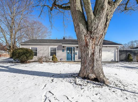 827 N Noble St - Greenfield, IN 46140 - Home For Rent