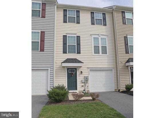 137 Montreal Way, Falling Waters, WV 25419 for Rent