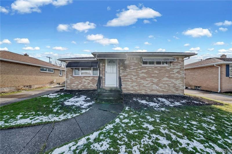 71 LYDIA LN, Cheektowaga, NY 14225 Single Family Residence For Sale  MLS# B1514179