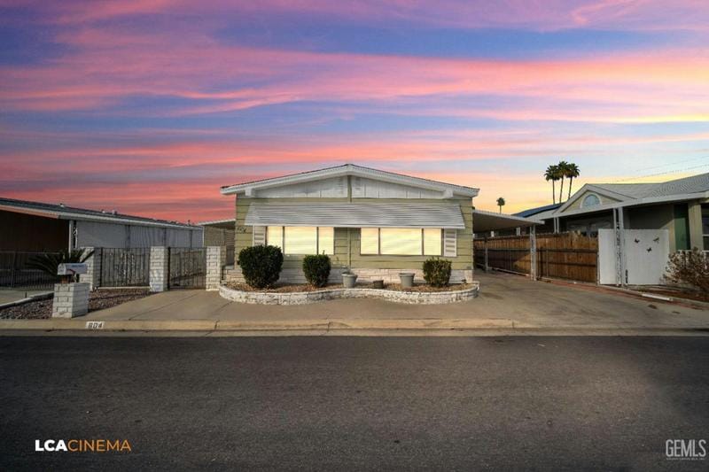 604 44TH ST, Bakersfield, CA 93301 Manufactured Home For Sale  MLS# 202400130