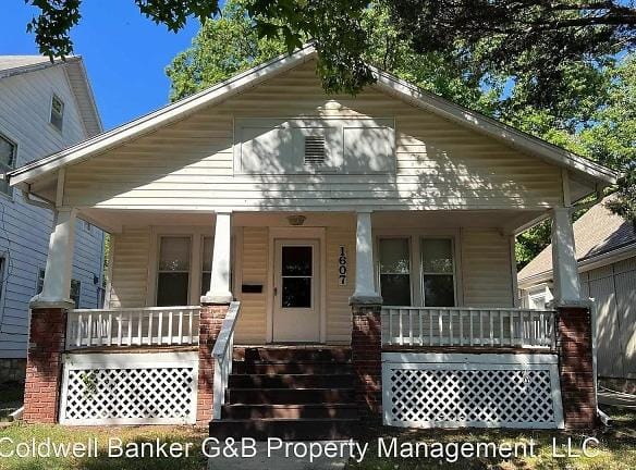 1607 SW Clay St - Topeka, KS 66604 - Home For Rent