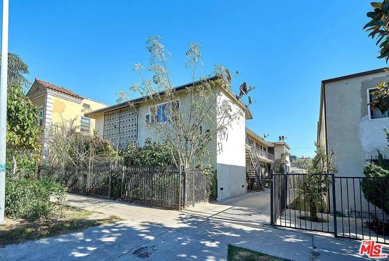 910 S CATALINA ST, Los Angeles, CA 90006 Multi Family For Sale  MLS# 23-336067