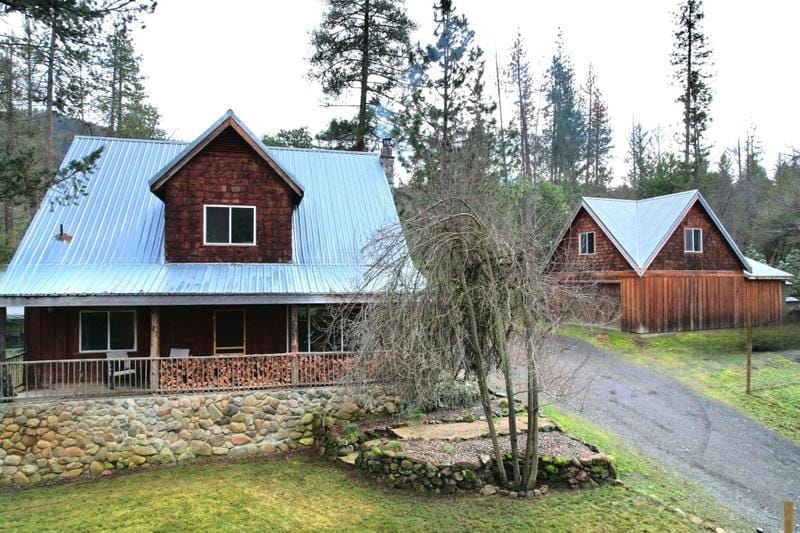 8026 Upper Applegate Road, Jacksonville OR 97530 for Sale