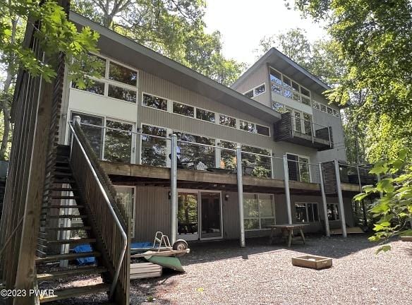 110 Bayberry Dr - Hawley, PA 18428 - Home For Rent