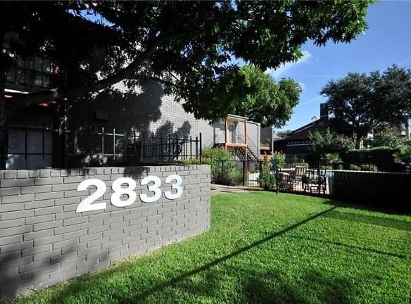 2833 Kings Rd #203 - Dallas, TX 75219 - Home For Rent