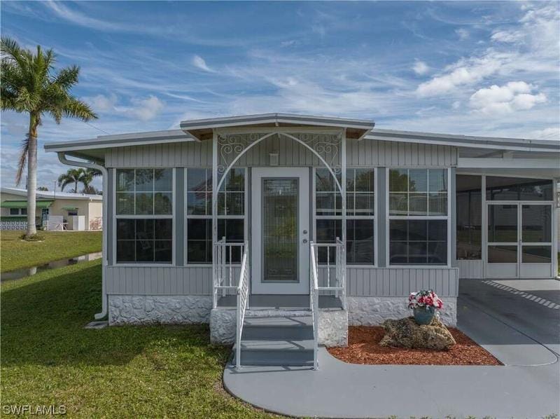 637 Vista Drive, NORTH FORT MYERS, FL 33917  621095784 for Sale