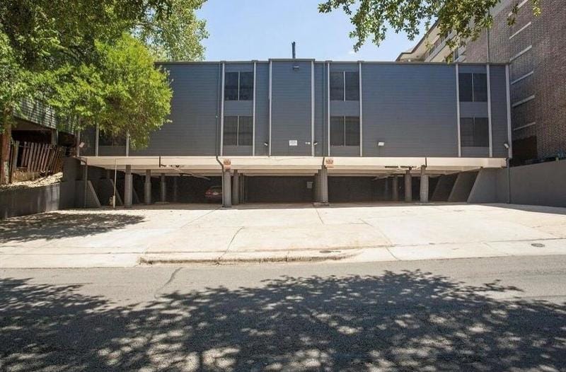 2704 Salado St #203, Austin, TX 78705 - MLS 1654757 for Rent