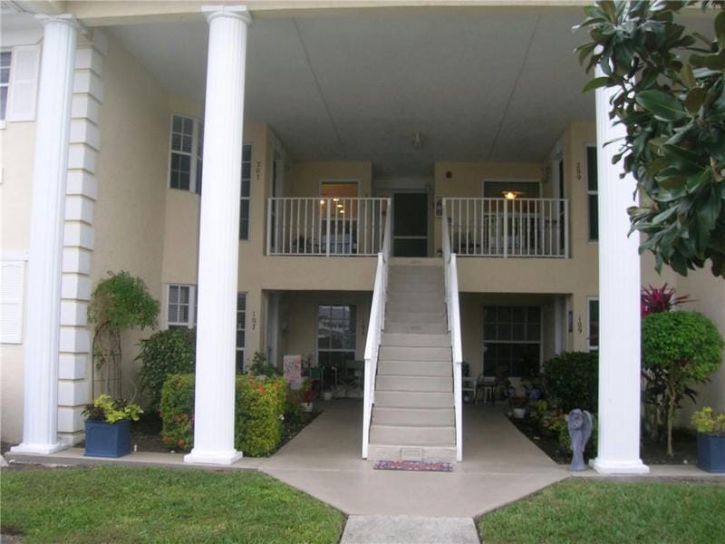 700 LAKE ORCHID CIR APT 208, Vero Beach, FL 32962 Condo/Townhouse For Sale  MLS# 274382