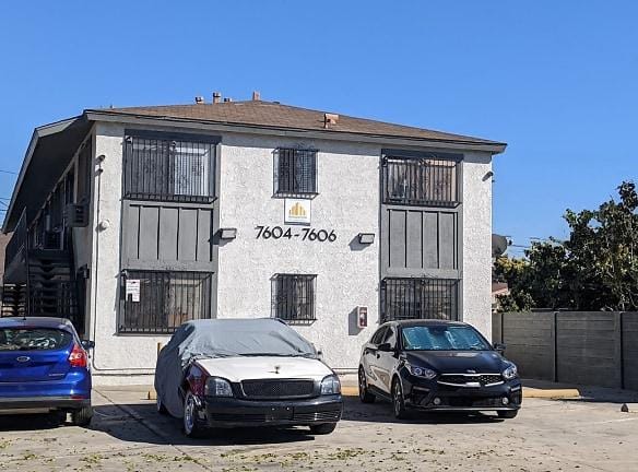 7606 S Figueroa St unit 7 - Los Angeles, CA 90003 - Home For Rent
