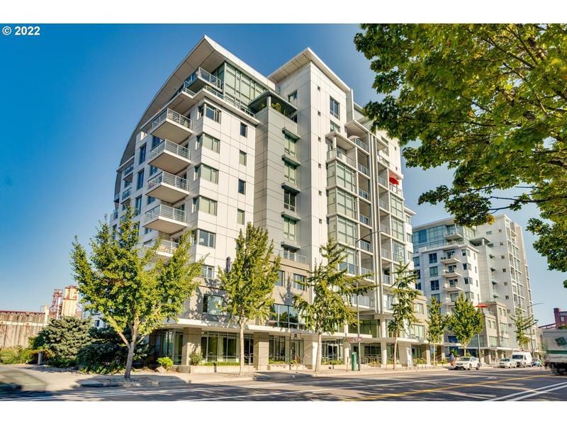 1310 NW NAITO PKWY 607, Portland OR 97209 for Sale
