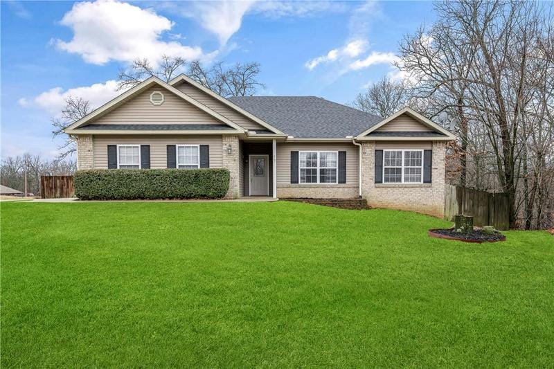 17 GRANSHIRE DR, Bella Vista, AR 72714 Single Family Residence For Sale  MLS# 1265507