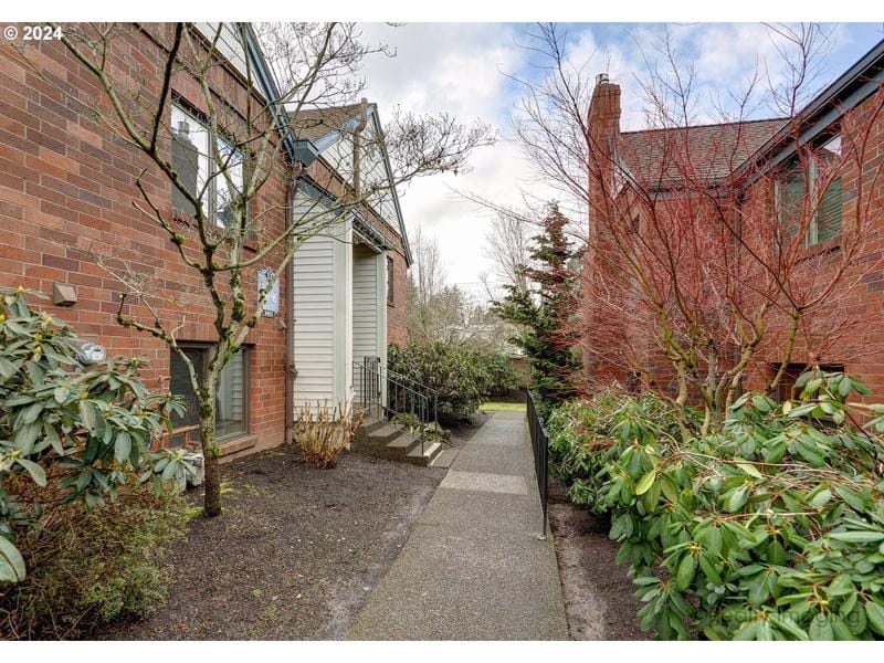 14811 NE SACRAMENTO ST 97, Portland OR 97230 for Sale