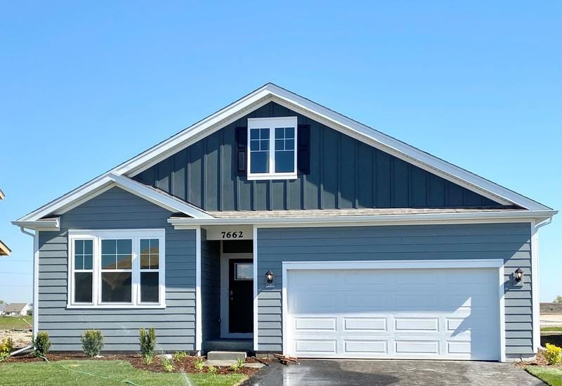 918 Plateau Drive, Pingree Grove, IL 60140 for Sale