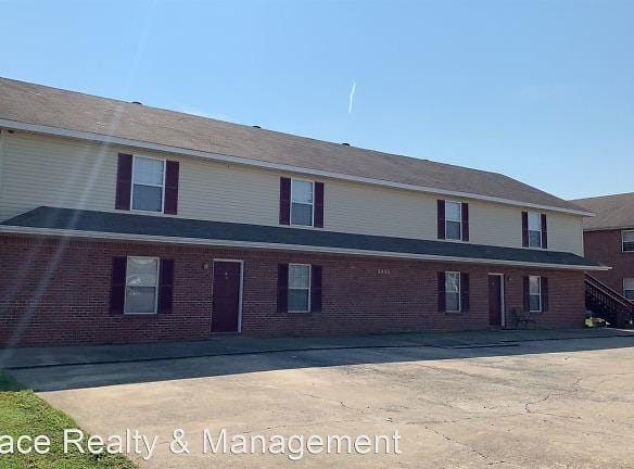 3895 Northeast Dr - Clarksville, TN 37040 - Home For Rent