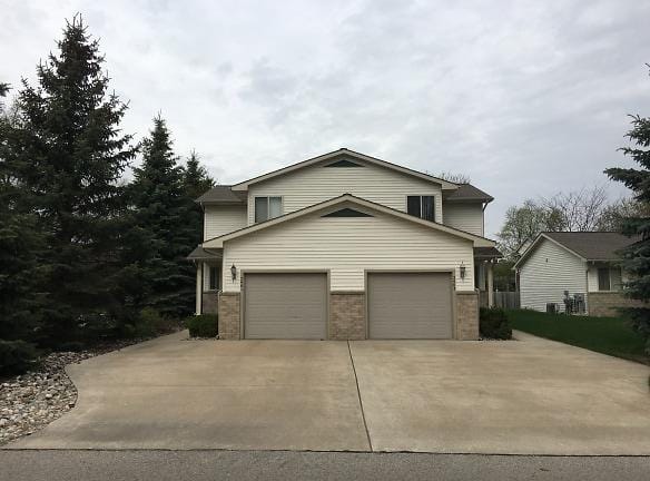 2400 Morning Dawn Dr - Midland, MI 48642 - Home For Rent
