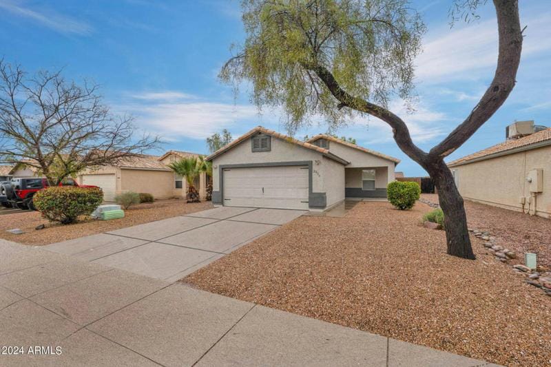 2026 S LAWTHER DR, Apache Junction, AZ 85120 Single Family Residence For Sale  MLS# 6654652 for Rent