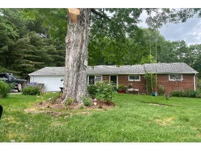 Greenwoods Rd for Sale