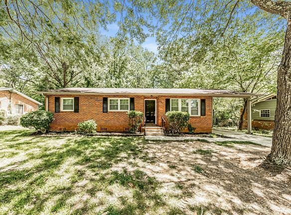 1129 Roebuck Lawn Dr - Birmingham, AL 35215 - Home For Rent