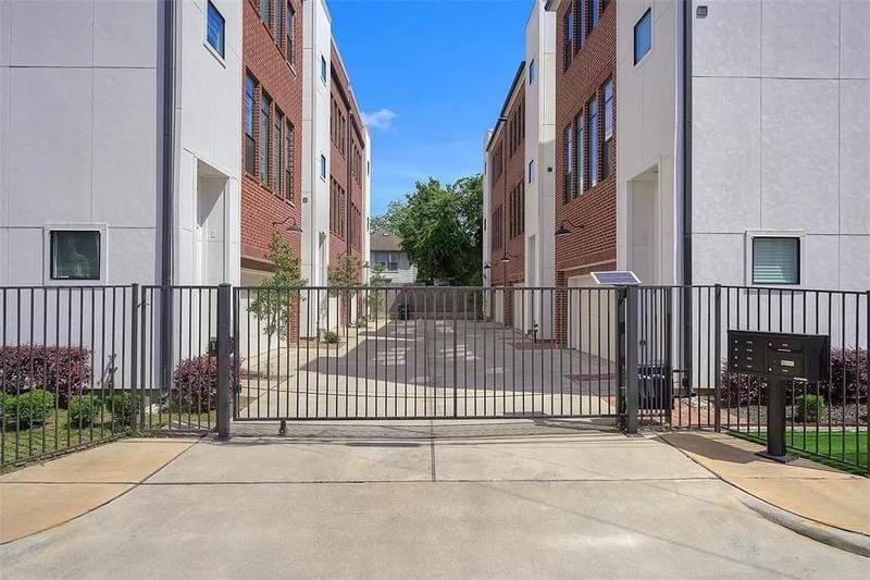 1416 Ruthven St, Houston, TX 77019 for Rent