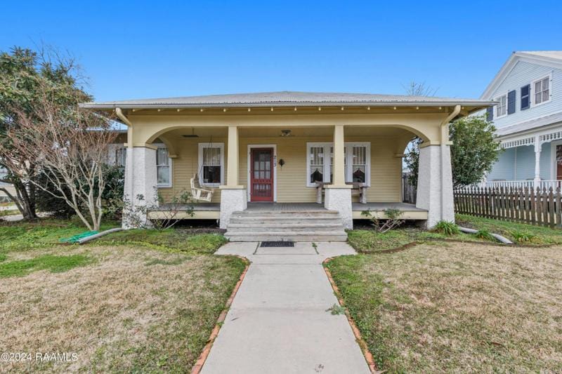 213 W BRIDGE ST, Breaux Bridge, LA 70517 Single Family Residence For Sale  MLS# 24000438