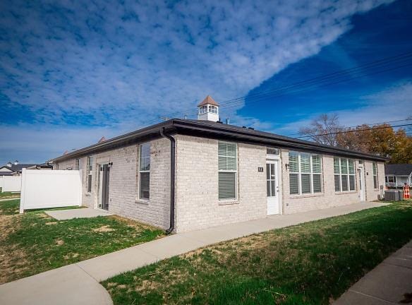 6141 Boston Way - Evansville, IN 47711 - Home For Rent
