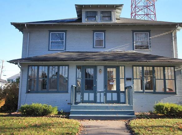 912 N 4th St - Grand Forks, ND 58203 - Home For Rent