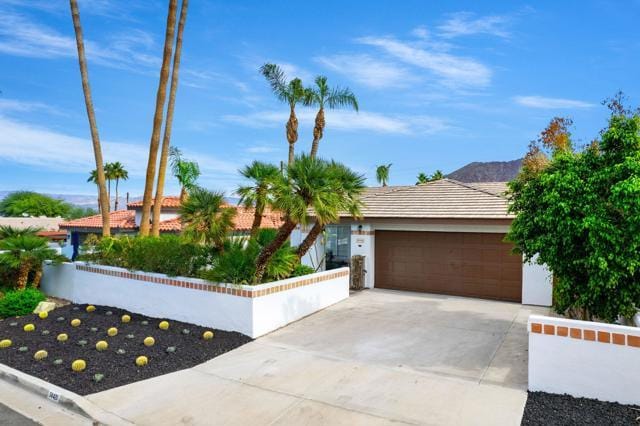 54420 Avenida Madero, La Quinta CA 92253 for Sale