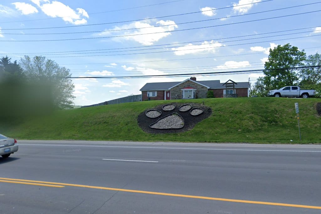 Paws & Claws Animal Hospital