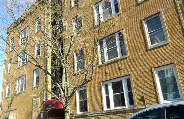 Edgewater Place Apartments