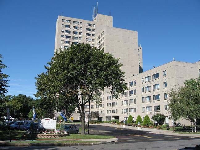 Pinnacle Place Apartments