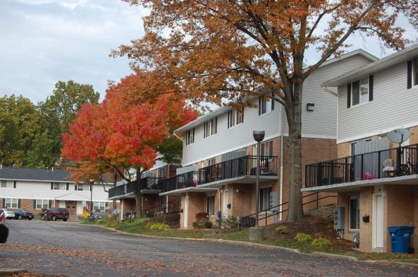 Colonial Hills Apartments