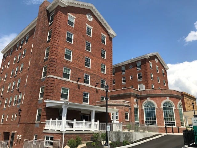 White Swan Apartments