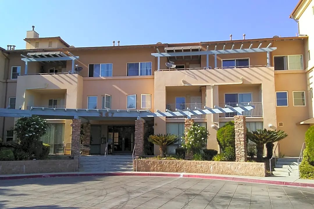 Oak Creek Senior Villas