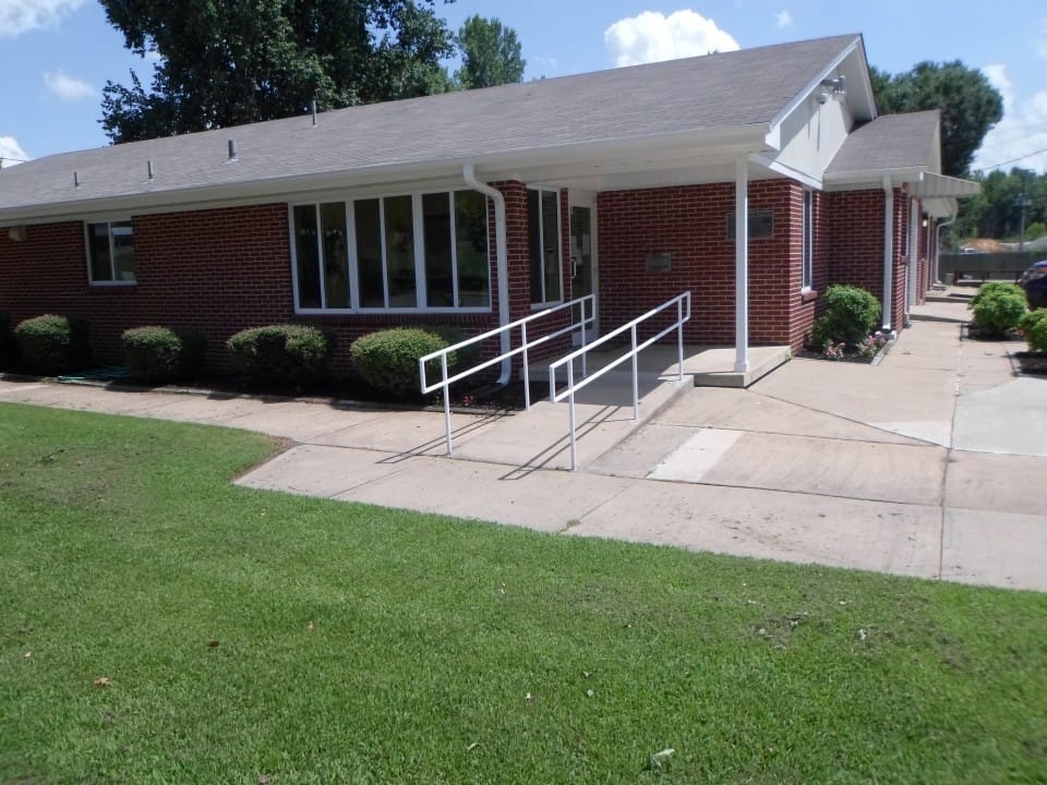 CENTER POINTE APARTMENTS