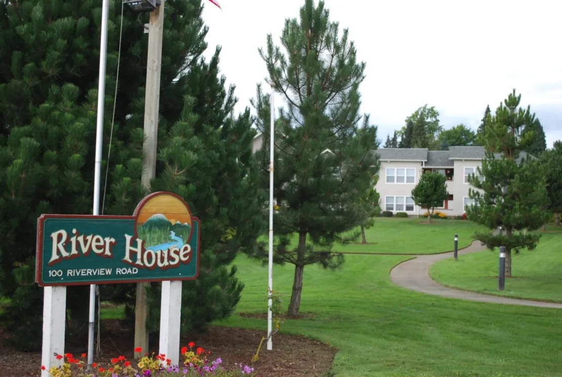 River House Apartments